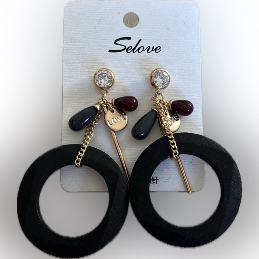 NWOT | circular dangle earrings with beads